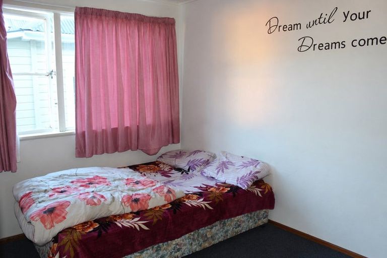 Photo of property in 212 Kaikorai Valley Road, Bradford, Dunedin, 9011