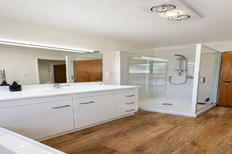 Photo of property in 4/476 Devon Street East, Strandon, New Plymouth, 4312