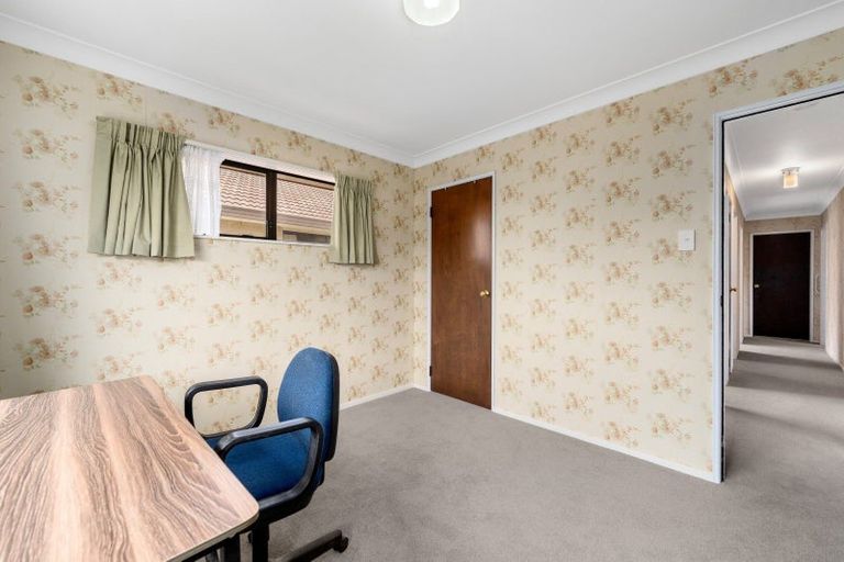Photo of property in 1 Astrid Court, Awapuni, Palmerston North, 4412