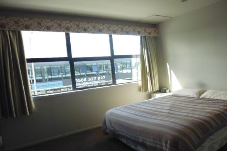 Photo of property in Petone Dental Centre, 8/374 Jackson Street, Petone, Lower Hutt, 5012