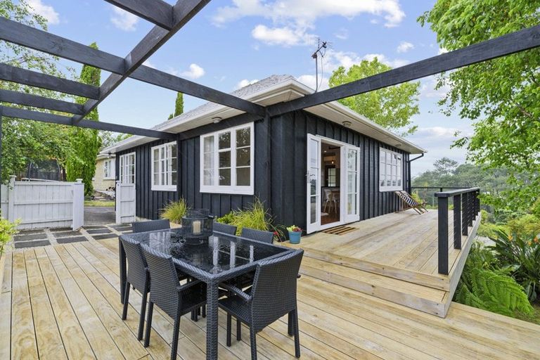 Photo of property in 1/2 Varlene Terrace, Forrest Hill, Auckland, 0620