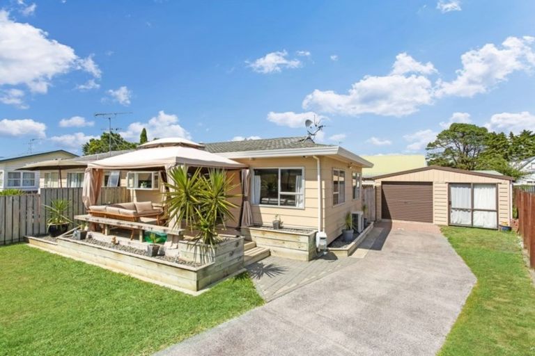 Photo of property in 2/30 Waiari Road, Conifer Grove, Takanini, 2112