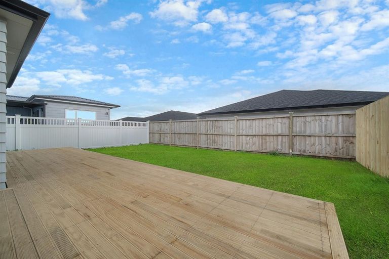 Photo of property in 42 Holcroft Street, Papakura, 2110