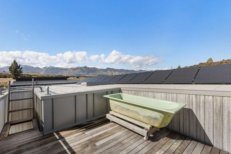 Photo of property in 6 Pounamu Avenue, Albert Town, Wanaka, 9305
