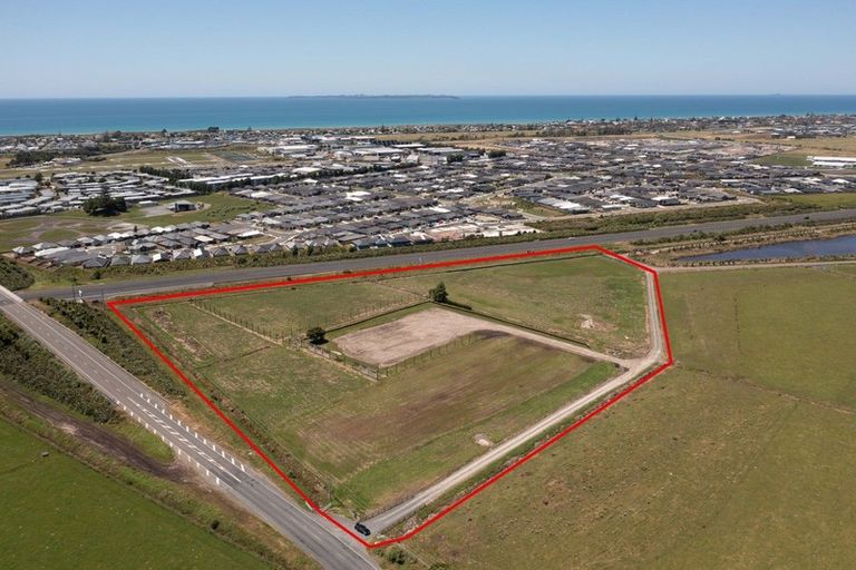 Photo of property in 227 Parton Road, Papamoa, Te Puke, 3187