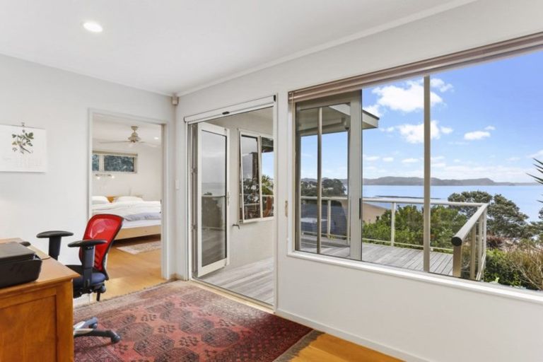 Photo of property in 30 Marellen Drive, Red Beach, 0932