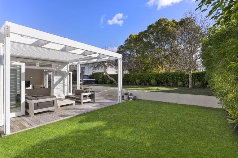 Photo of property in 28 Princes Street, Northcote Point, Auckland, 0627