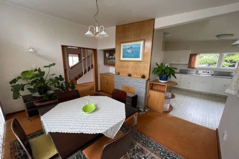 Photo of property in 15 Helen Street, Brooklyn, Wellington, 6021