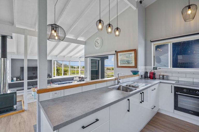 Photo of property in 3428 Pourerere Beach Road, Pourerere, Omakere, 4271