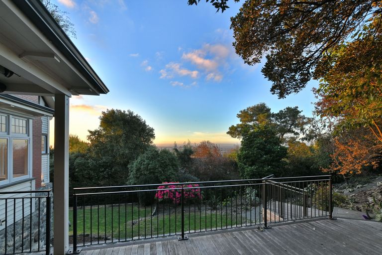 Photo of property in 103 Hackthorne Road, Cashmere, Christchurch, 8022