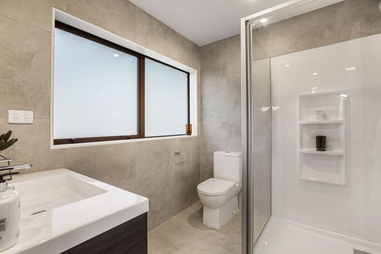 Photo of property in 18 Kuku Avenue, Red Beach, 0932