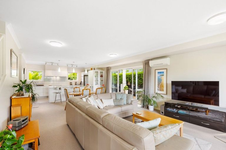 Photo of property in 43 Landmark Terrace, Orewa, 0931