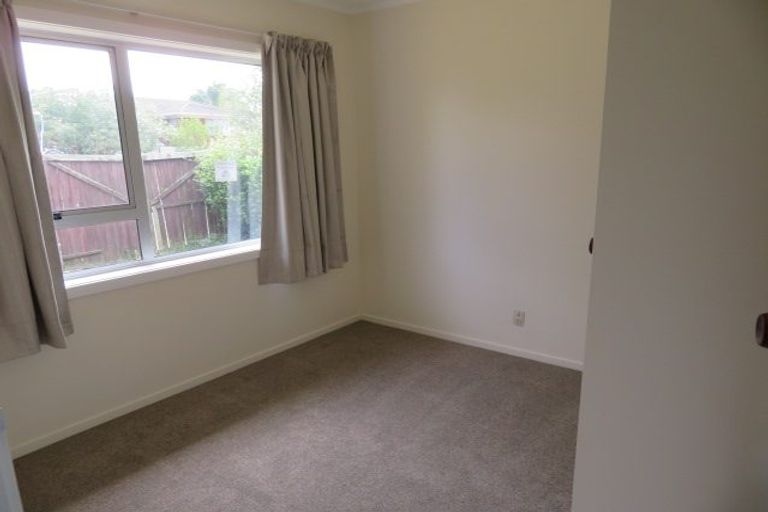 Photo of property in 2/17 Waimahia Avenue, Weymouth, Auckland, 2103