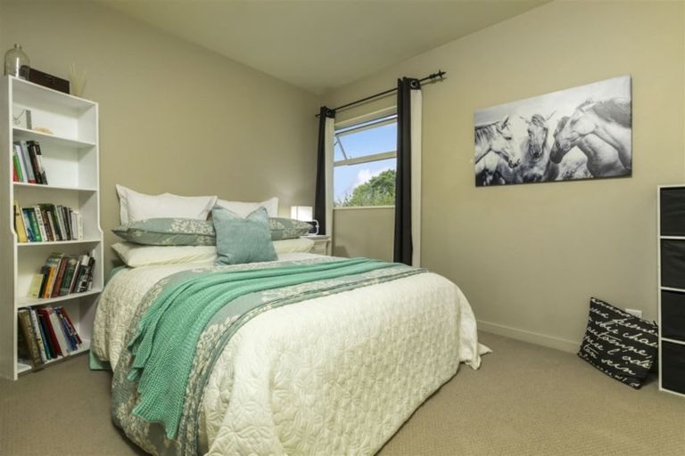 Photo of property in 74a Buscomb Avenue, Henderson, Auckland, 0610