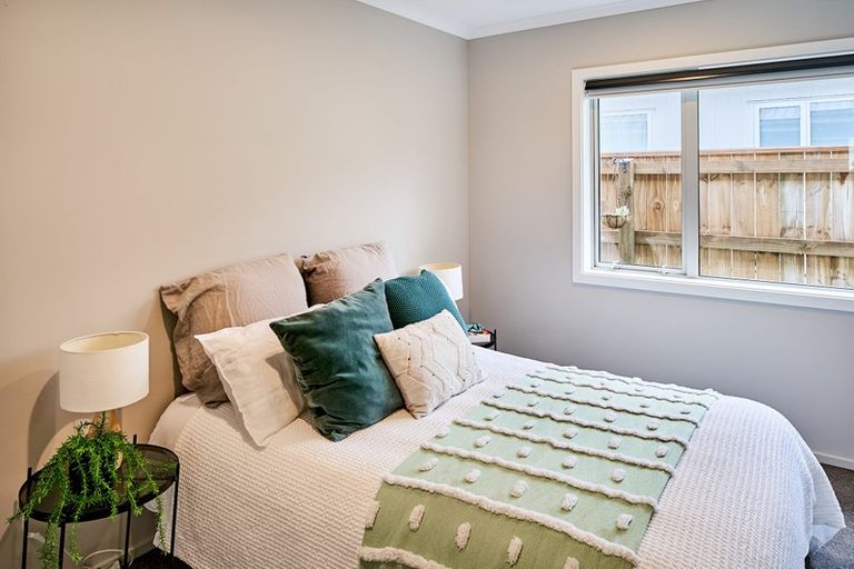 Photo of property in 33 Henrietta Maxwell Grove, Wainuiomata, Lower Hutt, 5014