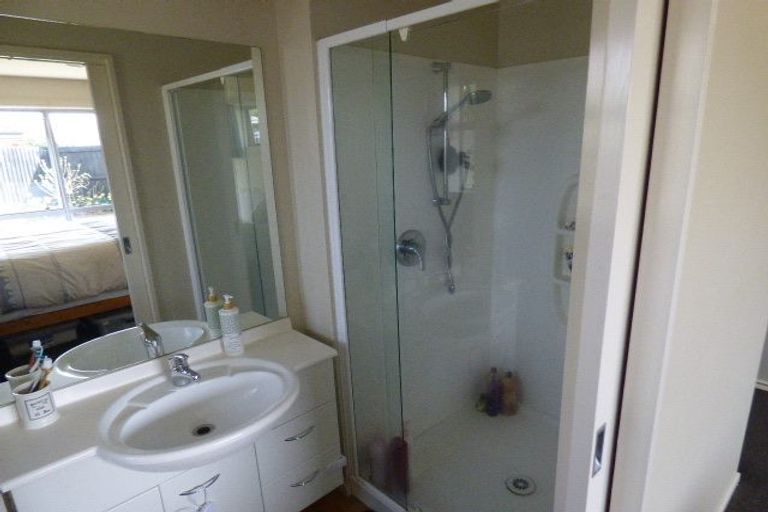 Photo of property in 31 Coolspring Way, Redwood, Christchurch, 8051