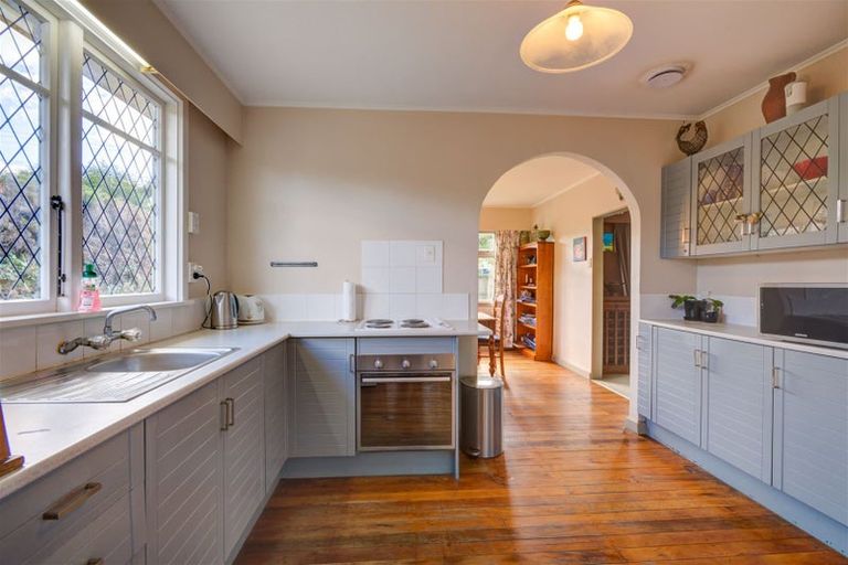 Photo of property in 33 Queens Avenue, Waikuku Beach, 7402