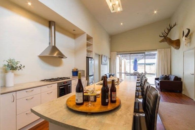 Photo of property in 25 Redfern Terrace, Arthurs Point, Queenstown, 9371