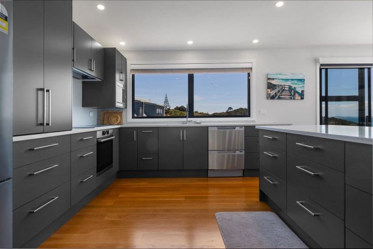 Photo of property in 11 Dudley Crescent, Cable Bay, 0420