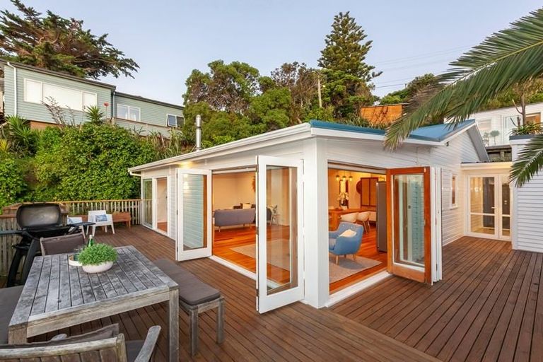 Photo of property in 20 Pingau Street, Paekakariki, 5034