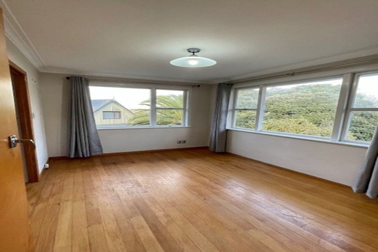 Photo of property in 13 Buscomb Avenue, Henderson, Auckland, 0610