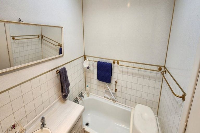 Photo of property in 2/13 Fillis Street, New Plymouth, 4310