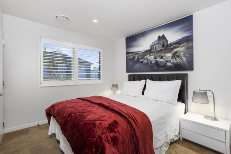 Photo of property in 112 Admirals Court Drive, Greenhithe, Auckland, 0632