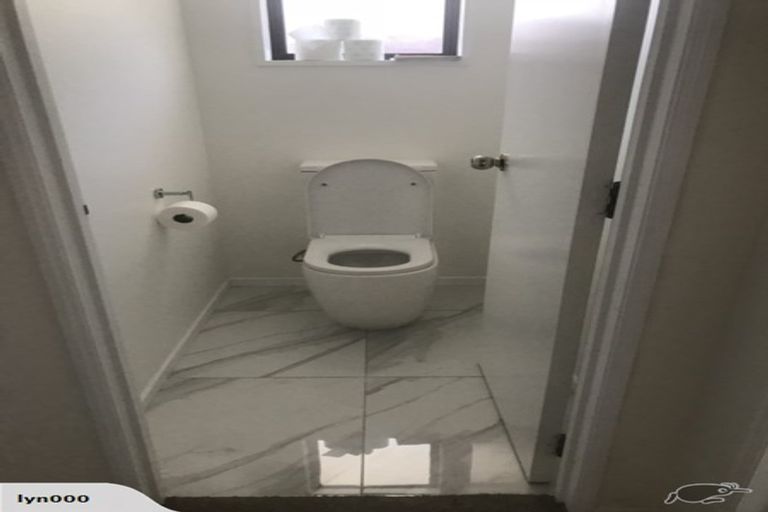 Photo of property in 20 Taupata Street, Redcliffs, Christchurch, 8081