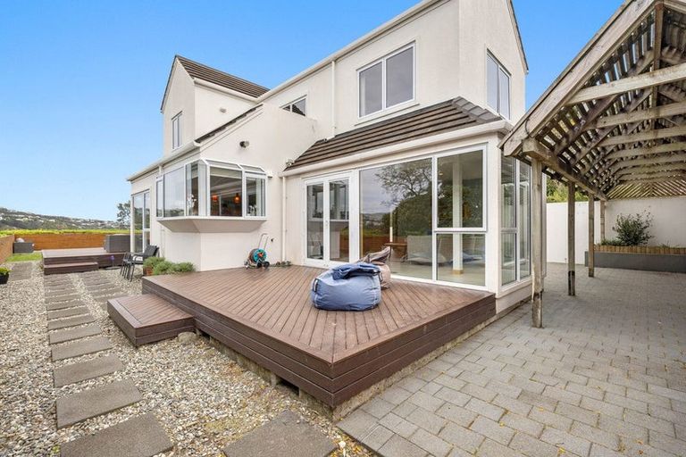 Photo of property in 32 Penryn Drive, Camborne, Porirua, 5026