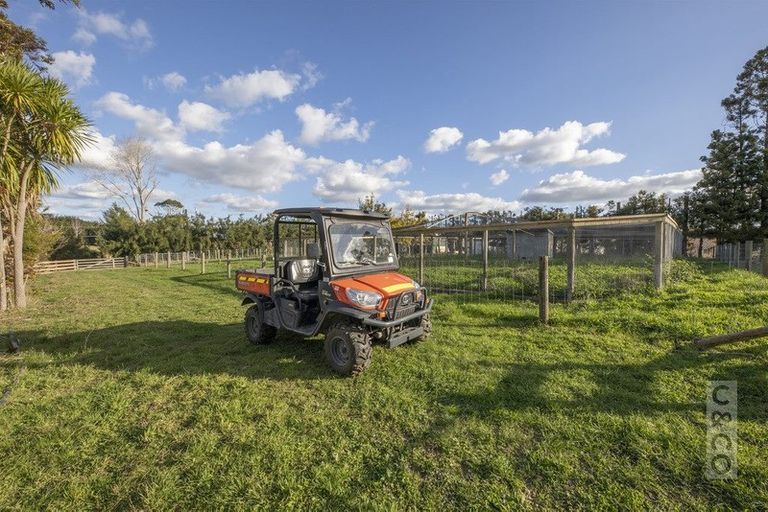 Photo of property in 902 Old North Road, Waimauku, 0882