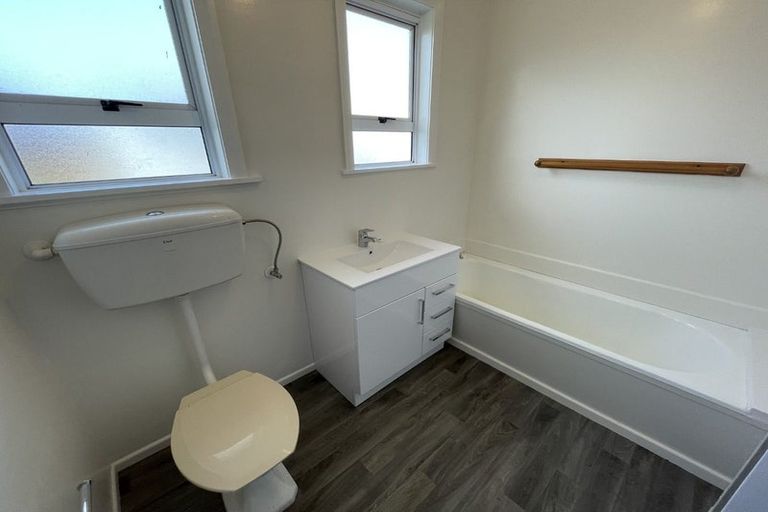 Photo of property in 46 Molesworth Street, Taita, Lower Hutt, 5011