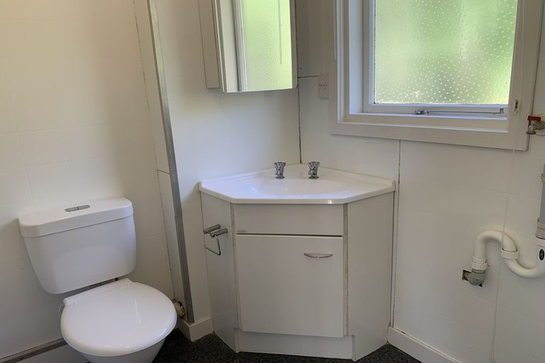 Photo of property in Milford Court Flats, 14/515 Adelaide Road, Berhampore, Wellington, 6023