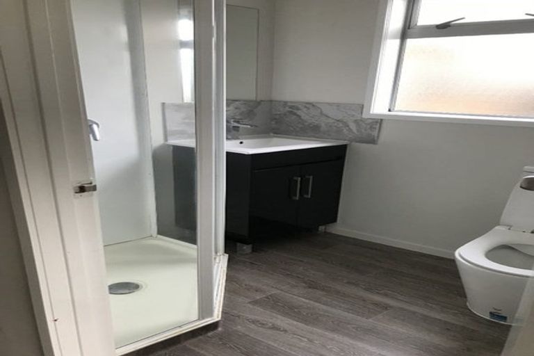 Photo of property in 10a Cambridge Road, Manurewa, Auckland, 2102