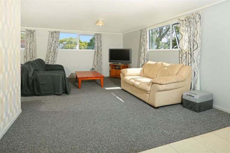 Photo of property in 124 Flanshaw Road, Te Atatu South, Auckland, 0610
