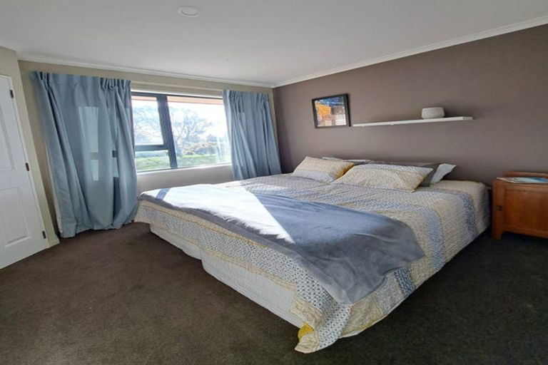 Photo of property in 17 Orlando Crescent, Waimairi Beach, Christchurch, 8083