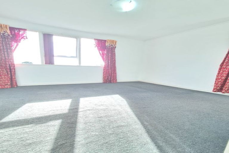 Photo of property in 39 Sunnyside Road, Sunnyvale, Auckland, 0612