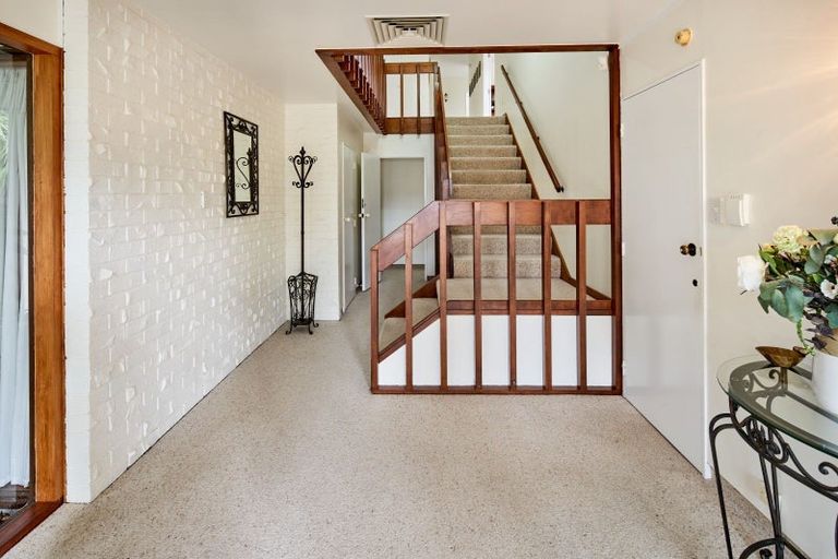 Photo of property in 5 Achilles Close, Tawa, Wellington, 5028