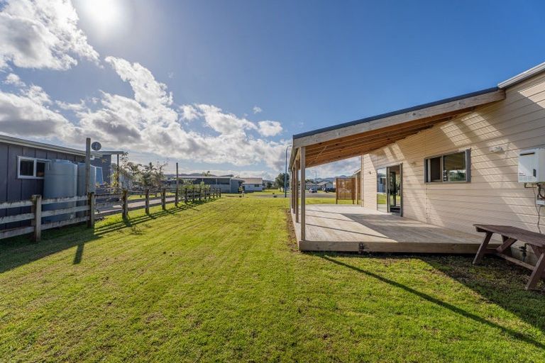 Photo of property in 14 Rena Place, Whitianga, 3510