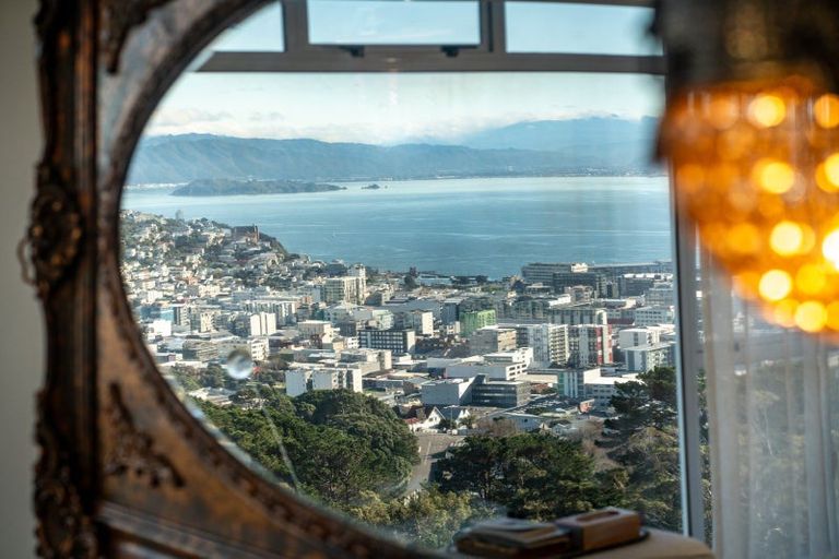 Photo of property in Harbour View Apartments, 147 Ohiro Road, Brooklyn, Wellington, 6021