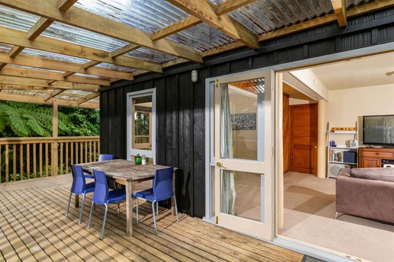 Photo of property in 812 West Coast Road, Oratia, Auckland, 0604