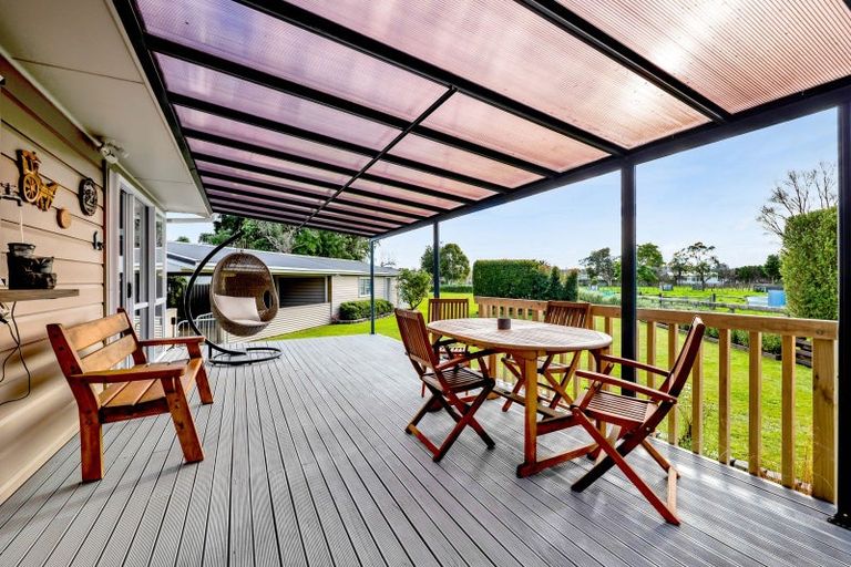 Photo of property in 8 Brassey Street, Waverley, 4510