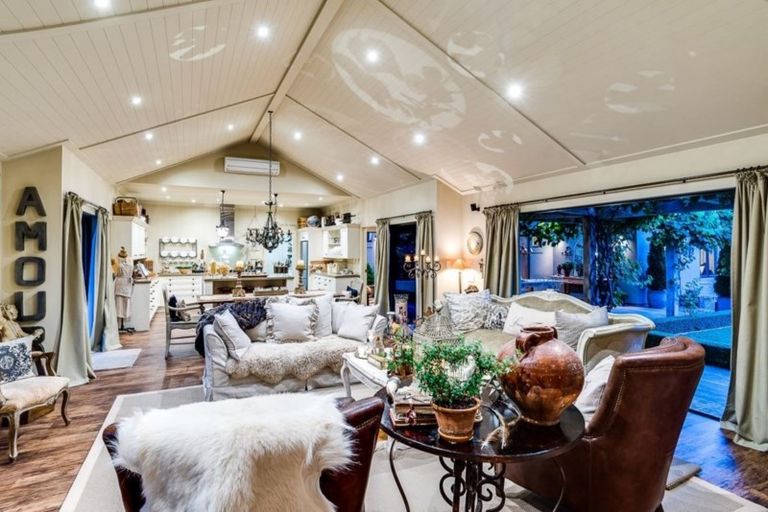 Photo of property in 99 Kent Terrace, Taradale, Napier, 4112