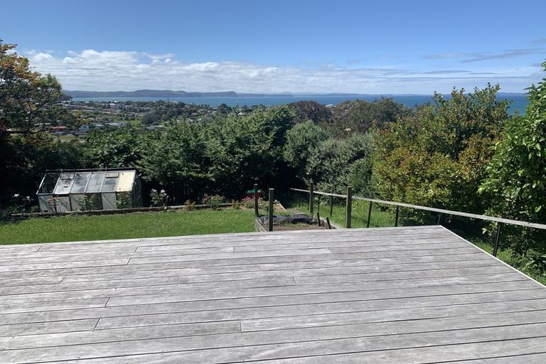 Photo of property in 12 Totara Road, Stanmore Bay, Whangaparaoa, 0932