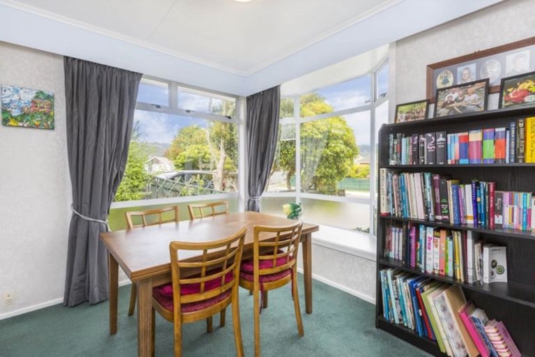 Photo of property in 5 Parera Grove, Heretaunga, Upper Hutt, 5018