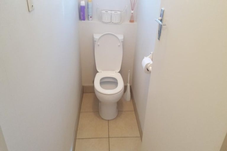 Photo of property in 2/7 Wroxton Terrace, Merivale, Christchurch, 8014