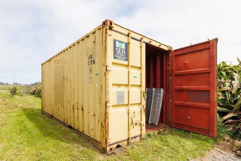 Photo of property in 46 Nuku Street, Tangimoana, 4822