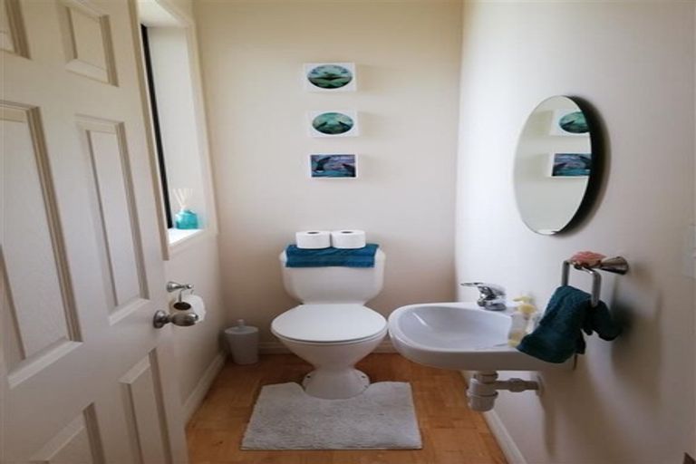 Photo of property in 19 Virginia Street, Henderson, Auckland, 0612