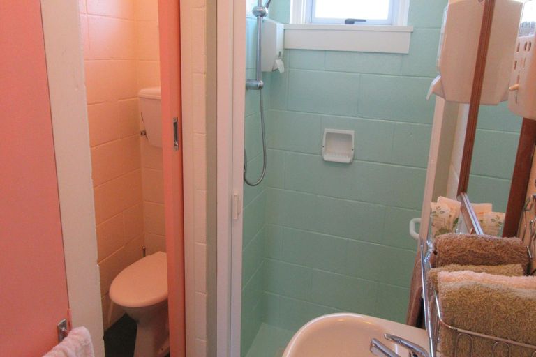 Photo of property in 196 Queen Street, Waimate, 7924