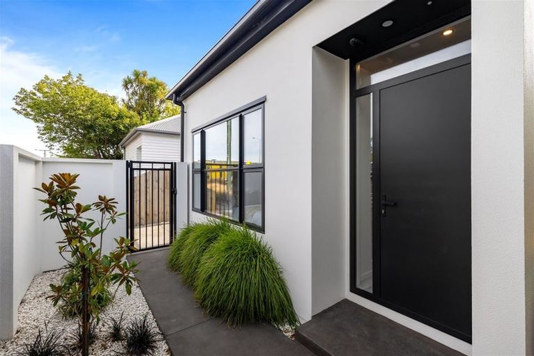 Photo of property in 44 Hutcheson Street, Sydenham, Christchurch, 8023
