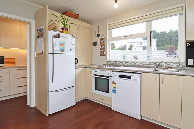 Photo of property in 16 Rees Street, Duntroon, Oamaru, 9494